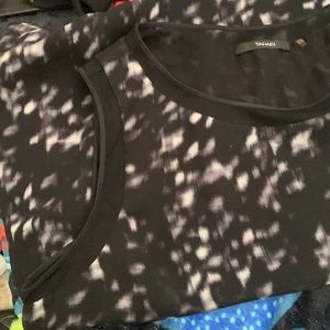 Tahari short shelves top